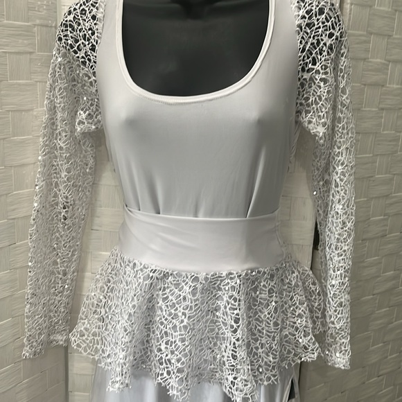 Dresses & Skirts - Sexy white gown Sequin Stretchy M